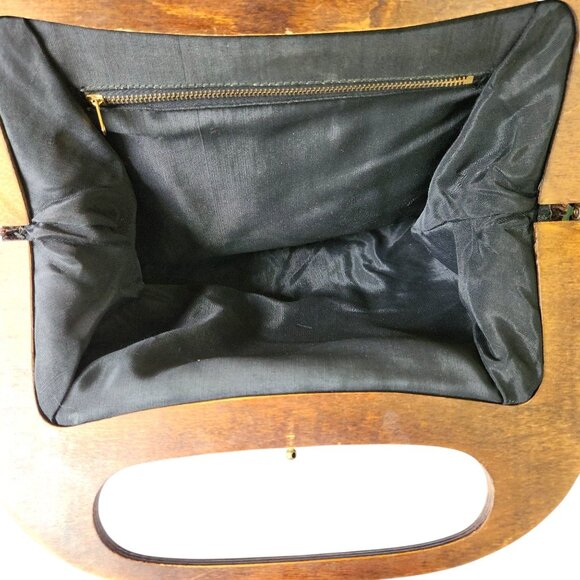 Vintage Floral Tapestry Handbag With Wooden Handle & Brass Clasp Closure - Picture 16 of 16